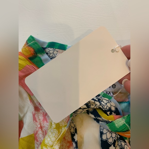 FATE Sweaten Up Color Block Top size medium, 100% rayon, block sleeves (K) - Picture 4 of 9